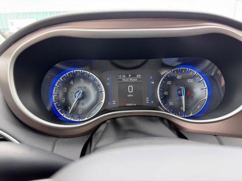 Used 2023 Chrysler Voyager LX FWD image 21