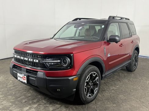 Certified 2025 Ford Bronco Sport Outer Banks w/ Outer Banks Tech Package+ AWD/4WD image 3