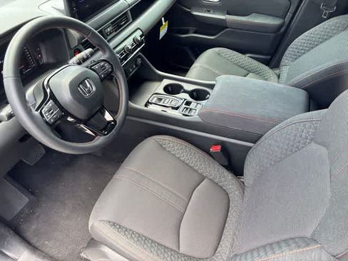 Used 2026 Honda Pilot Sport image 9