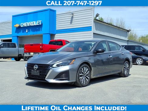 Used 2023 Nissan Altima 2.5 SV FWD image 1