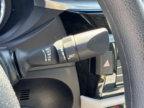 Used 2015 Toyota Corolla LE image 9