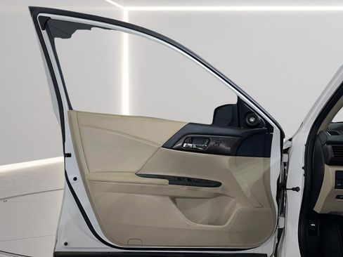 Used 2014 Honda Accord EX-L image 9