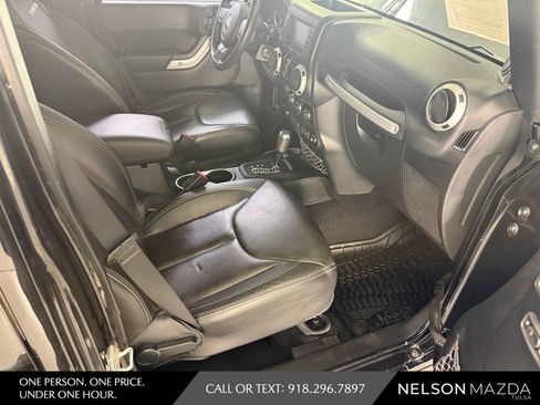 Used 2014 Jeep Wrangler Unlimited Rubicon w/ Connectivity Group AWD/4WD image 38