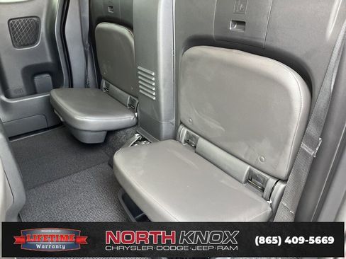 Used 2024 Nissan Frontier SV w/ Technology Package image 12