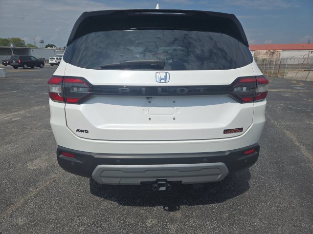 Used 2025 Honda Pilot TrailSport image 7