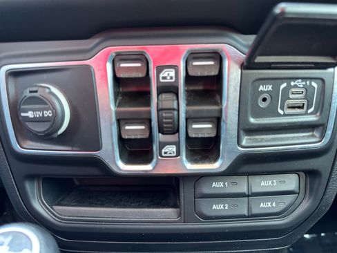 Used 2021 Jeep Wrangler Unlimited Sport AWD/4WD image 25