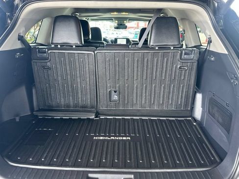 Certified 2025 Toyota Highlander XLE AWD/4WD image 17