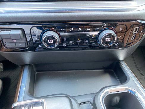 Used 2024 Chevrolet Silverado 1500 High Country AWD/4WD image 11