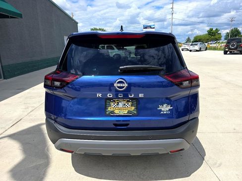 Used 2023 Nissan Rogue S image 4