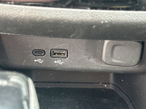 Used 2025 Buick Envista Sport Touring FWD image 32