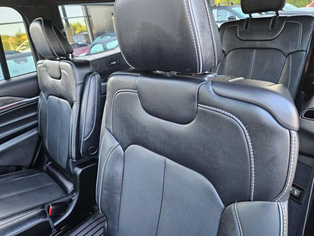 Used 2023 Jeep Grand Cherokee L Overland AWD/4WD image 16