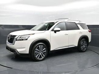 Used 2022 Nissan Pathfinder Platinum w/ Cargo Package FWD video 1