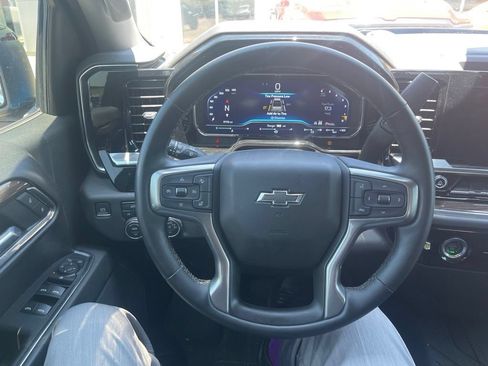 Used 2023 Chevrolet Silverado 1500 RST AWD/4WD image 7