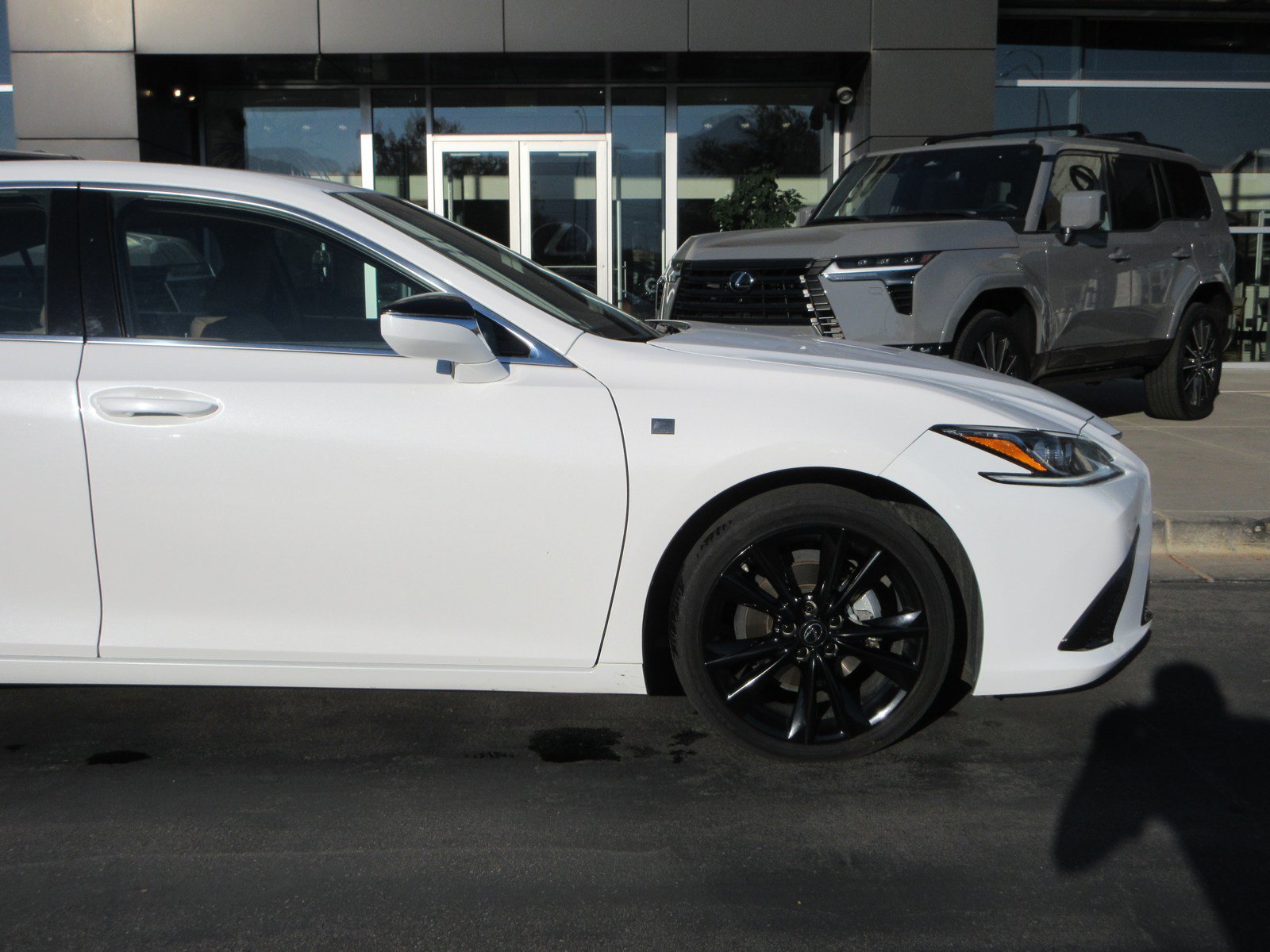 Used 2023 Lexus ES 300h w/ Accessory Package (Z2) FWD image 13