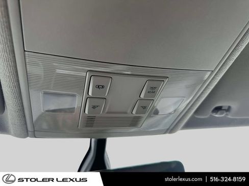 Used 2020 Volkswagen Tiguan SE AWD/4WD image 30