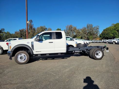 New 2025 Ford F550 4x4 SuperCab Super Duty image 9