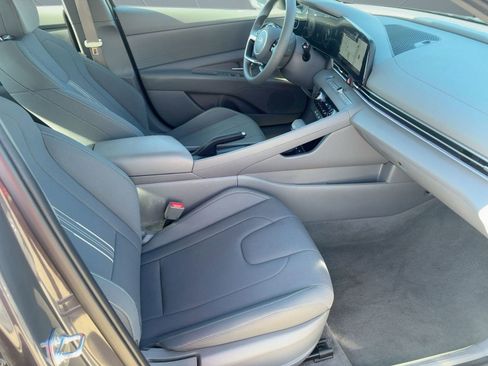 Used 2024 Hyundai Elantra SEL image 29