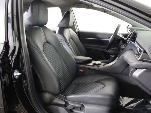 Used 2024 Toyota Camry SE image 28