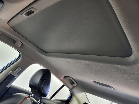 Certified 2024 Nissan Sentra SR w/ SR Premium Package image 17