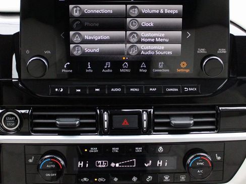 Used 2024 Nissan Pathfinder SL image 39