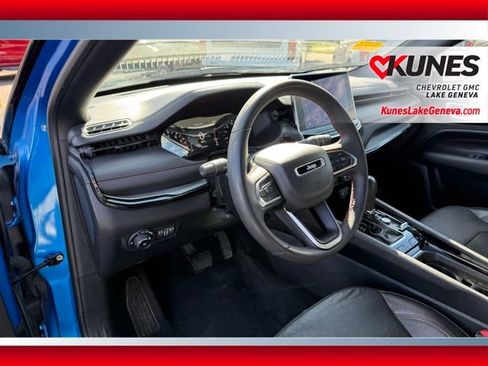 Used 2023 Jeep Compass Trailhawk image 20