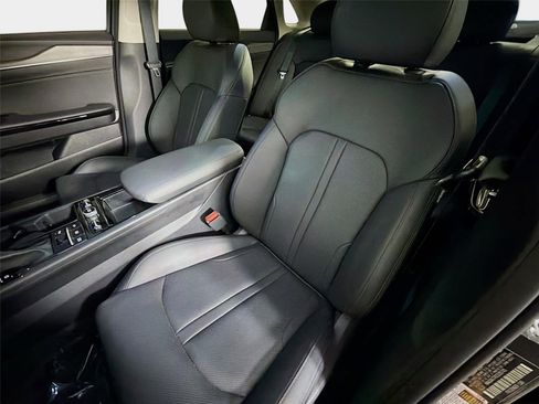 Used 2025 Kia K5 EX FWD image 12