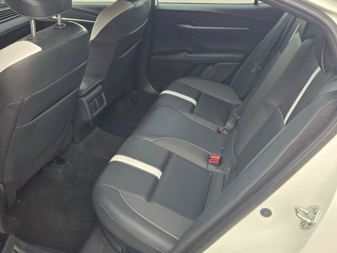 Used 2025 Toyota Camry SE FWD image 7