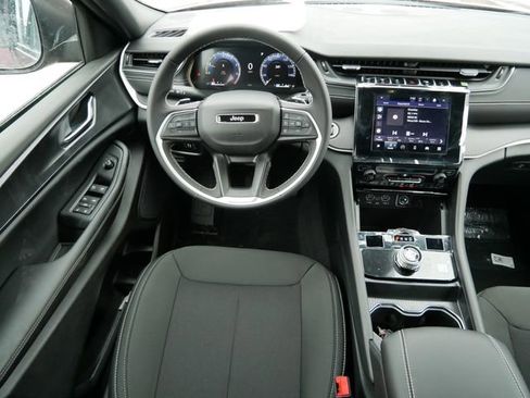 New 2026 Jeep Grand Cherokee Laredo w/ Trailer Tow Package AWD/4WD image 13
