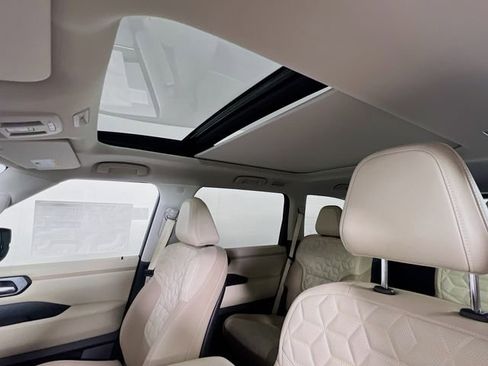 New 2026 Nissan Armada Platinum image 23