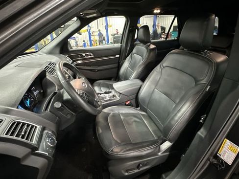 Used 2019 Ford Explorer Limited w/ Class III Trailer Tow Package AWD/4WD image 17