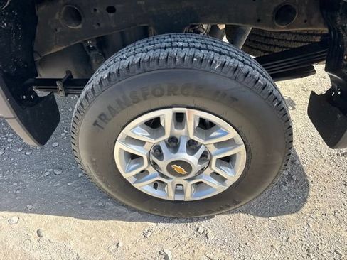 Used 2025 Chevrolet Silverado 2500 LT w/ Convenience Package AWD/4WD image 17