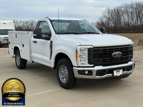 Used 2023 Ford F250 XL w/ XL Chrome Package image 3