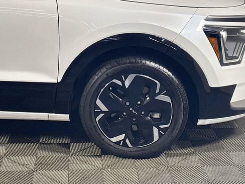 Certified 2023 Kia Niro Wind w/ Wind Preserve Package FWD image 24