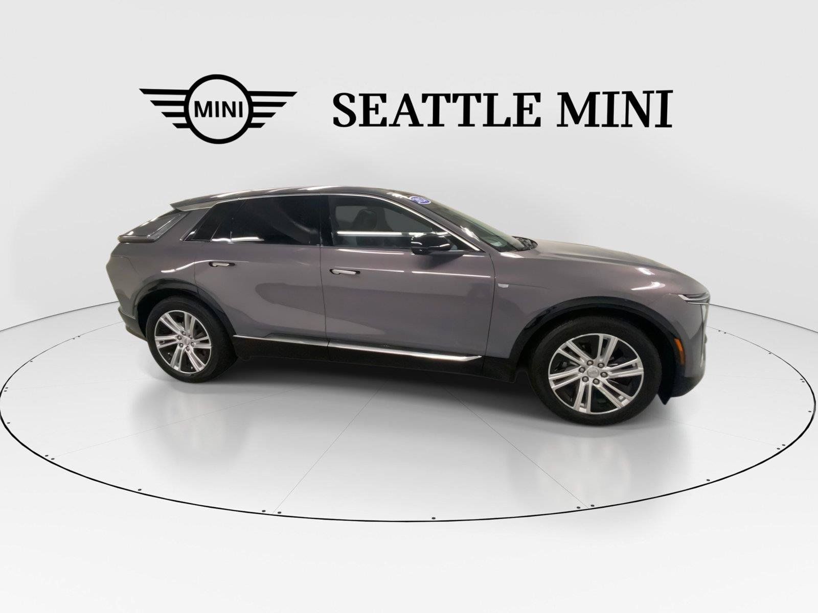 Used 2024 Cadillac Lyriq Tech AWD/4WD image 13