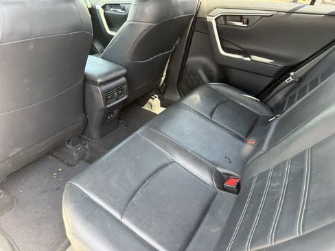 Used 2019 Toyota RAV4 Limited w/ Advanced Technology Package FWD image 10