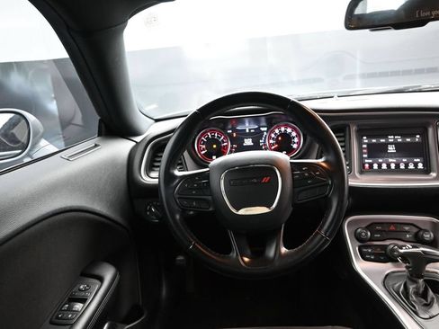 Used 2022 Dodge Challenger SXT RWD image 28