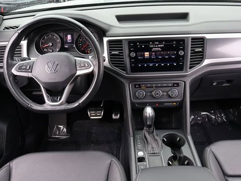 Certified 2021 Volkswagen Atlas Cross Sport SE w/ V6 Towing Package image 14