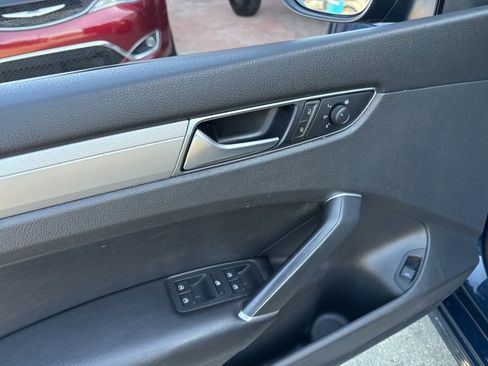 Used 2019 Volkswagen Passat 2.0T Wolfsburg image 23