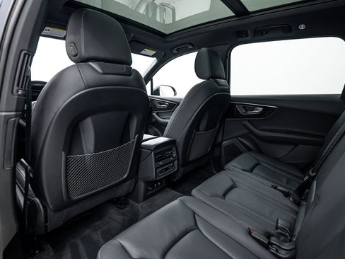 Certified 2025 Audi Q7 2.0T Premium w/ Convenience Plus Package image 14