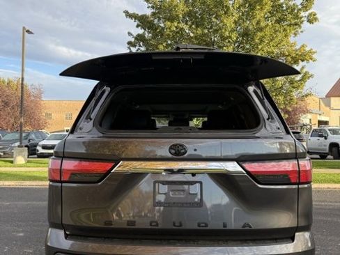 Used 2024 Toyota Sequoia Limited image 9