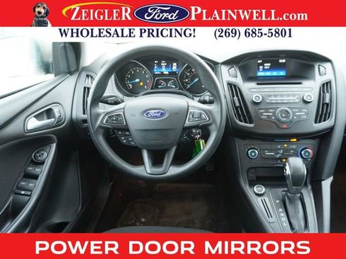 Used 2017 Ford Focus SE image 12