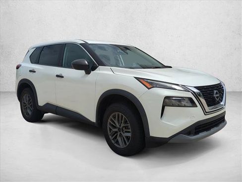 Used 2023 Nissan Rogue S FWD image 3
