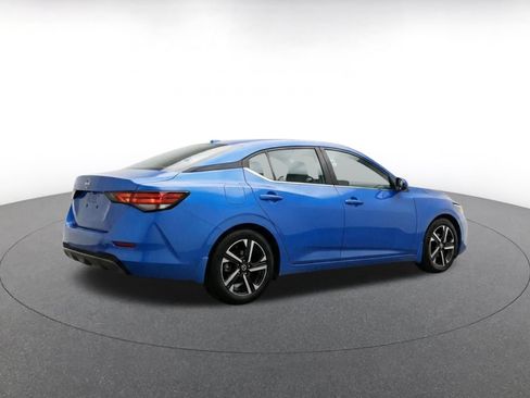 Used 2025 Nissan Sentra SV FWD image 11