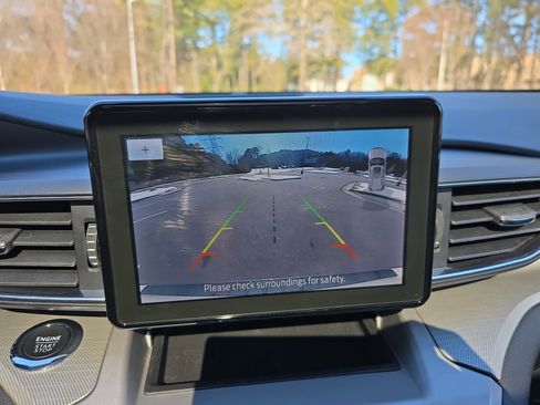 Used 2022 Ford Explorer XLT w/ Equipment Group 202A image 25