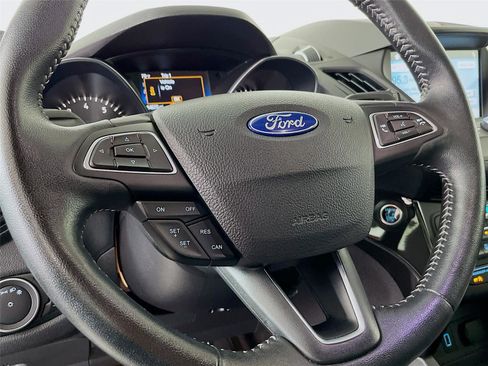 Used 2019 Ford Escape SE image 14