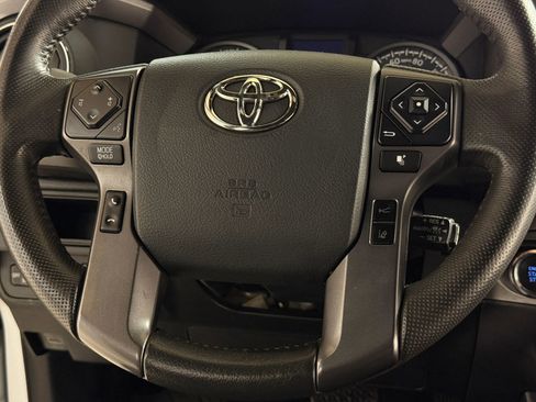 Used 2019 Toyota Tacoma TRD Sport image 31