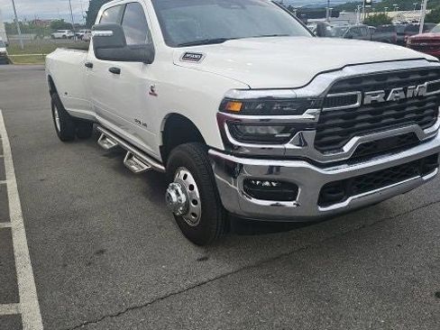Used 2025 RAM 3500 Big Horn AWD/4WD image 1