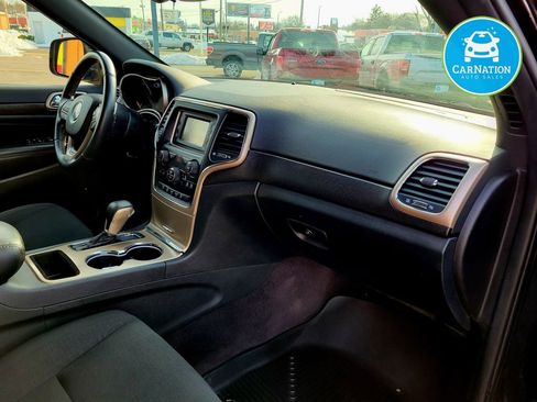 Used 2017 Jeep Grand Cherokee Laredo image 20