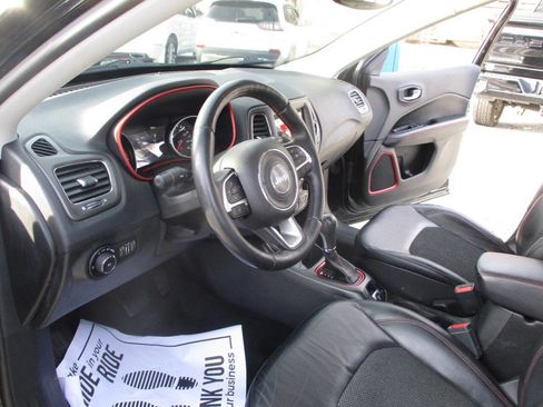 Used 2018 Jeep Compass Trailhawk w/ Cold Weather Group image 21