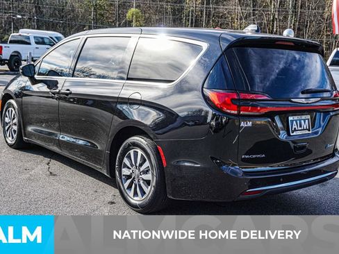 Used 2024 Chrysler Pacifica Limited FWD image 5